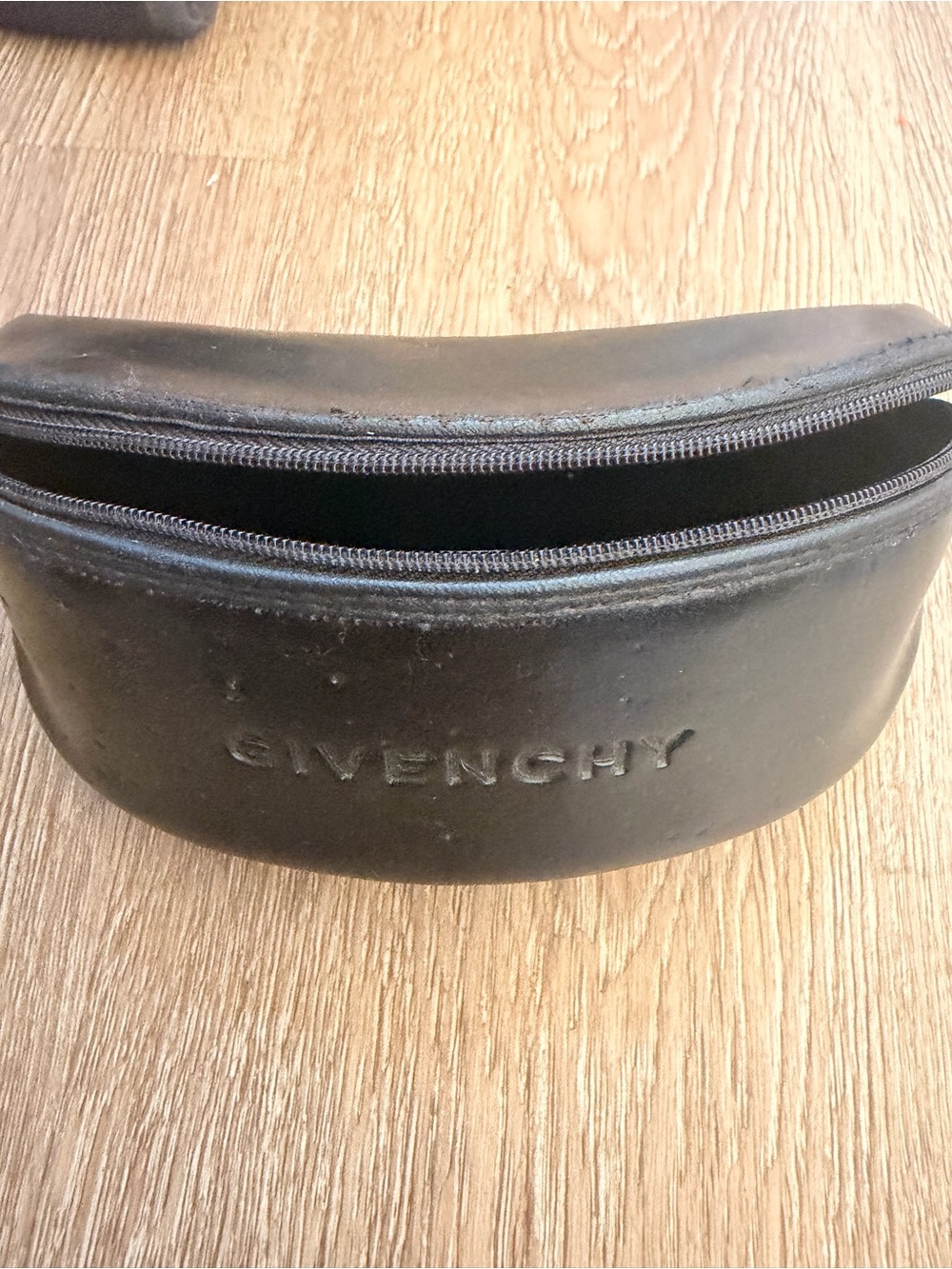 Givenchy Oversized Shield Sunglasses with White Temples and Dark Gradient Lenses - Picture 5 of 6